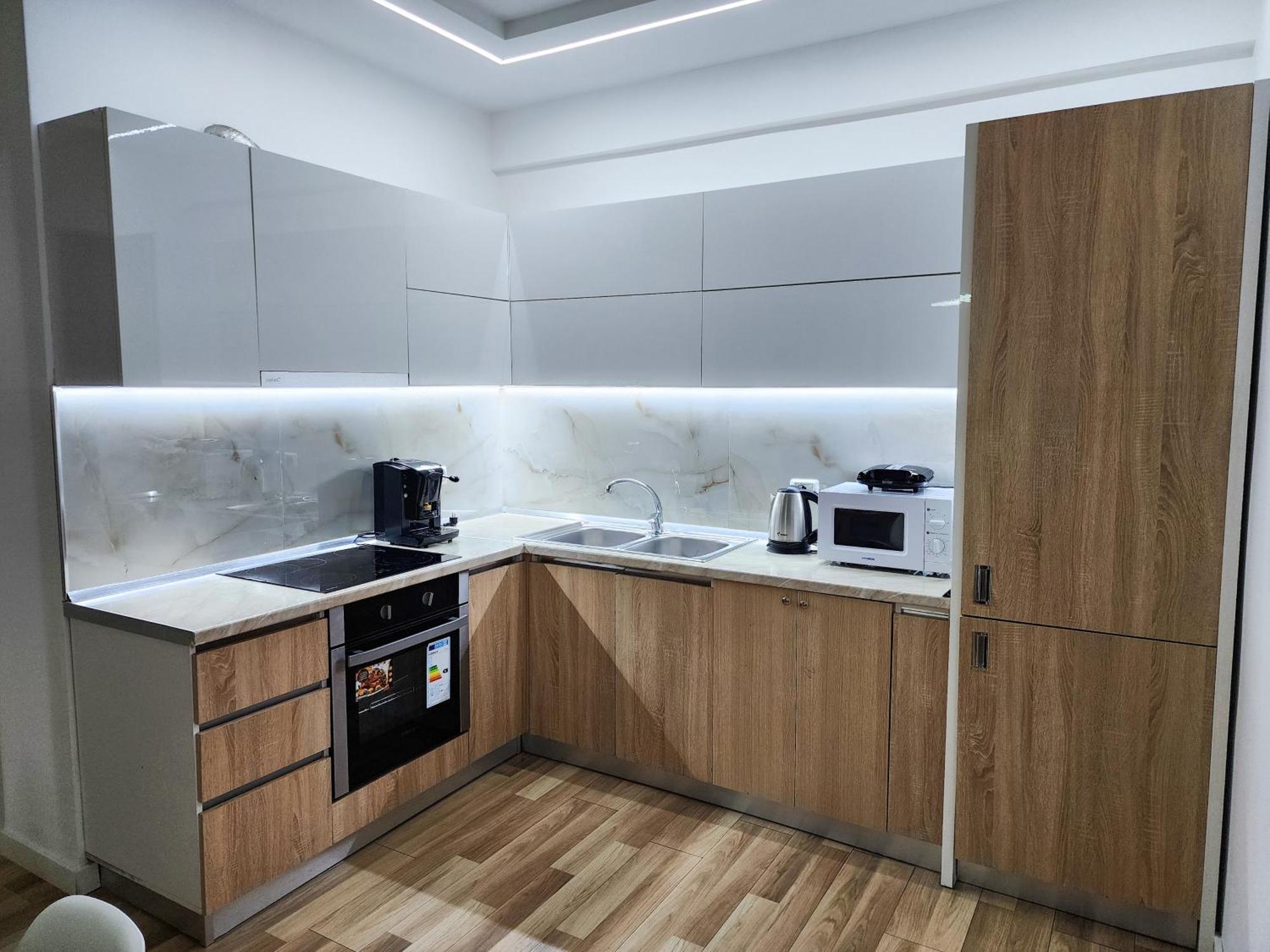 2E Apartment Myslym Shyri Тирана Экстерьер фото